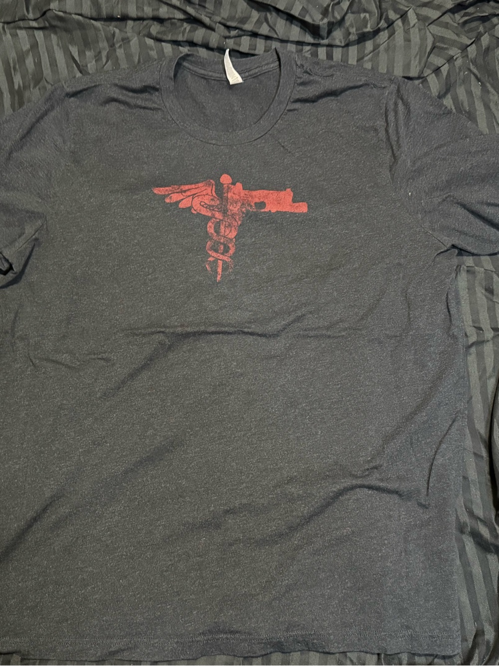 MUSA Graphic T-Shirt Men’s 2XL Black Red Pistol Wing Graphic